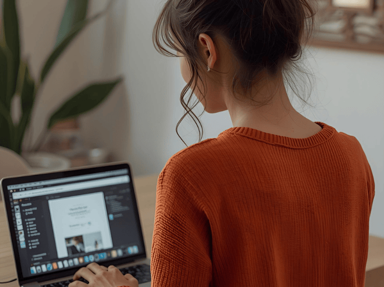 25 Best Work-From-Home Jobs for Housewives 